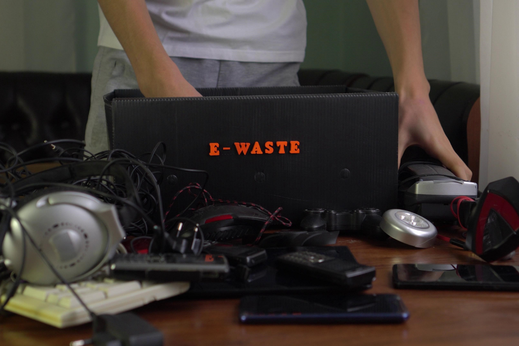 Don't Throw Your Old Windows Computer in the Dumpster